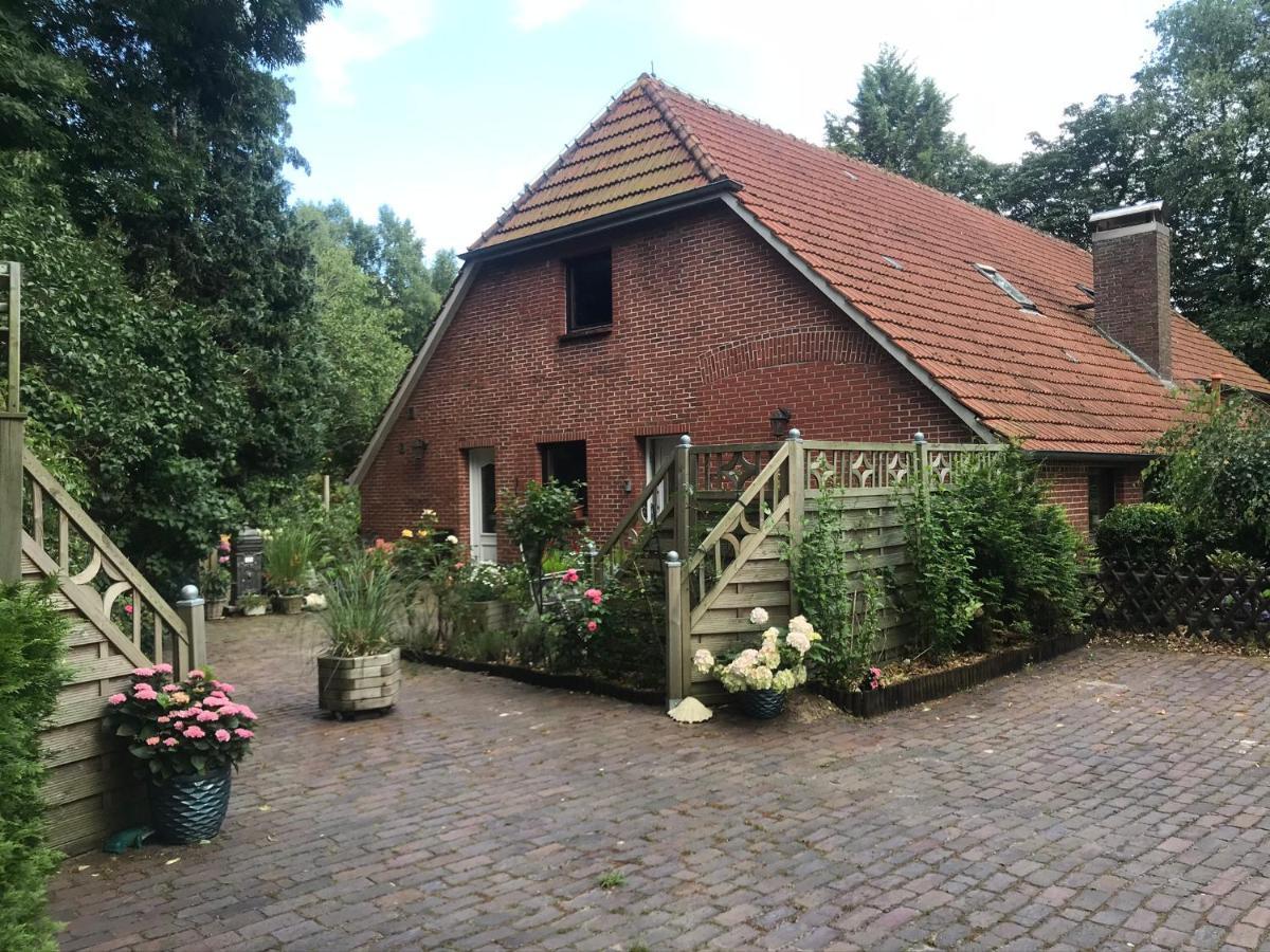 Ferienwohnung Gulfhaus, Mit Sauna Und Grossem Garten Apen Екстериор снимка