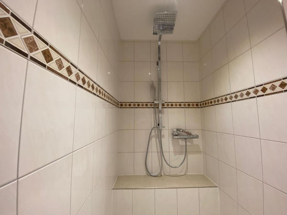 Ferienwohnung Gulfhaus, Mit Sauna Und Grossem Garten Apen Екстериор снимка