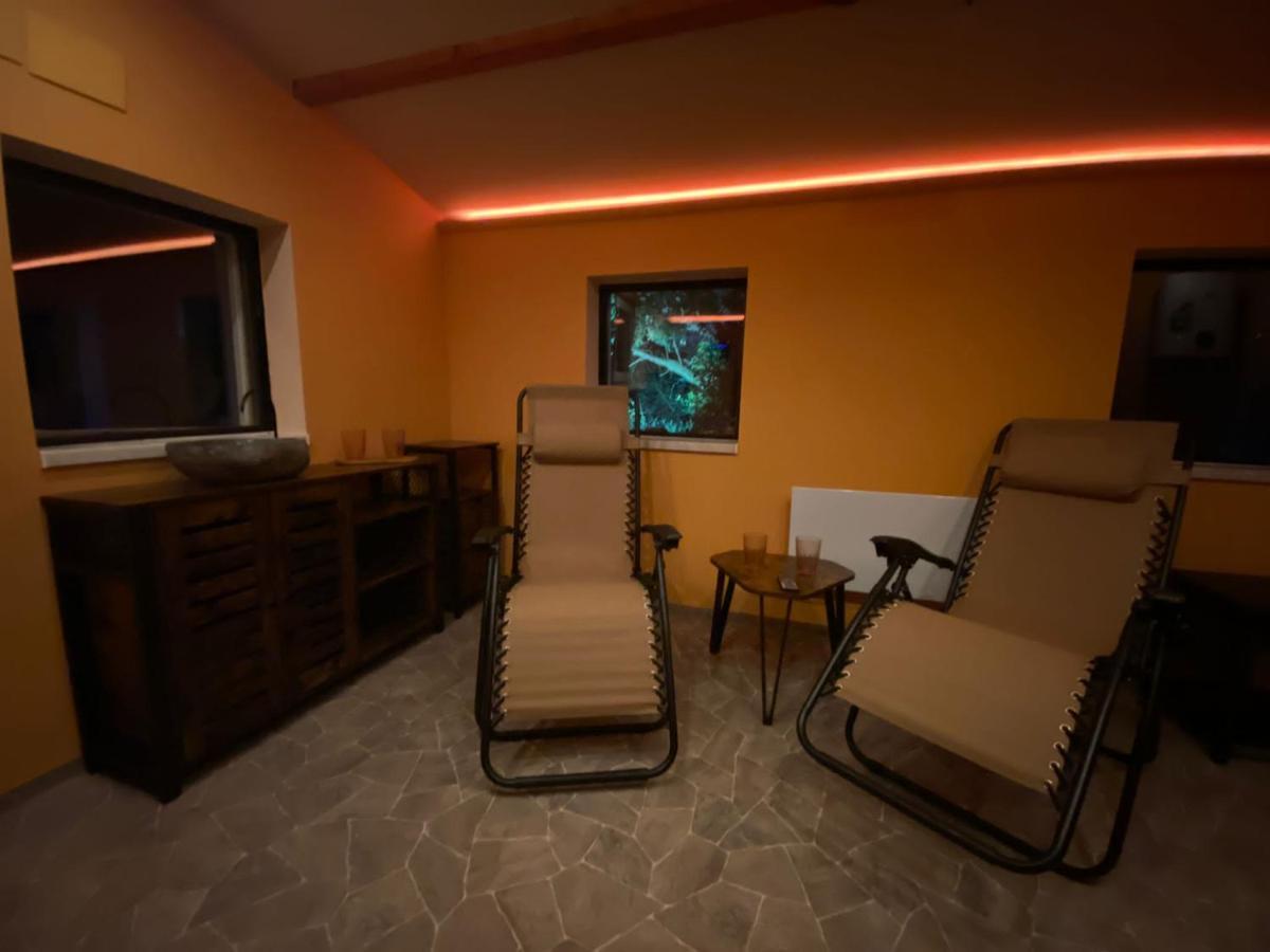 Ferienwohnung Gulfhaus, Mit Sauna Und Grossem Garten Apen Екстериор снимка